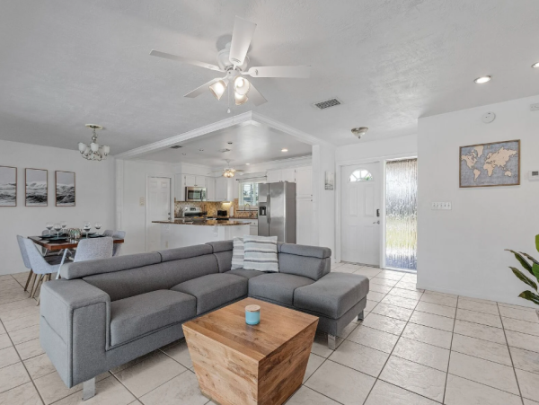 Discover a Great Retreat in Cape Coral - 3 Bedroom Home with Private Pool